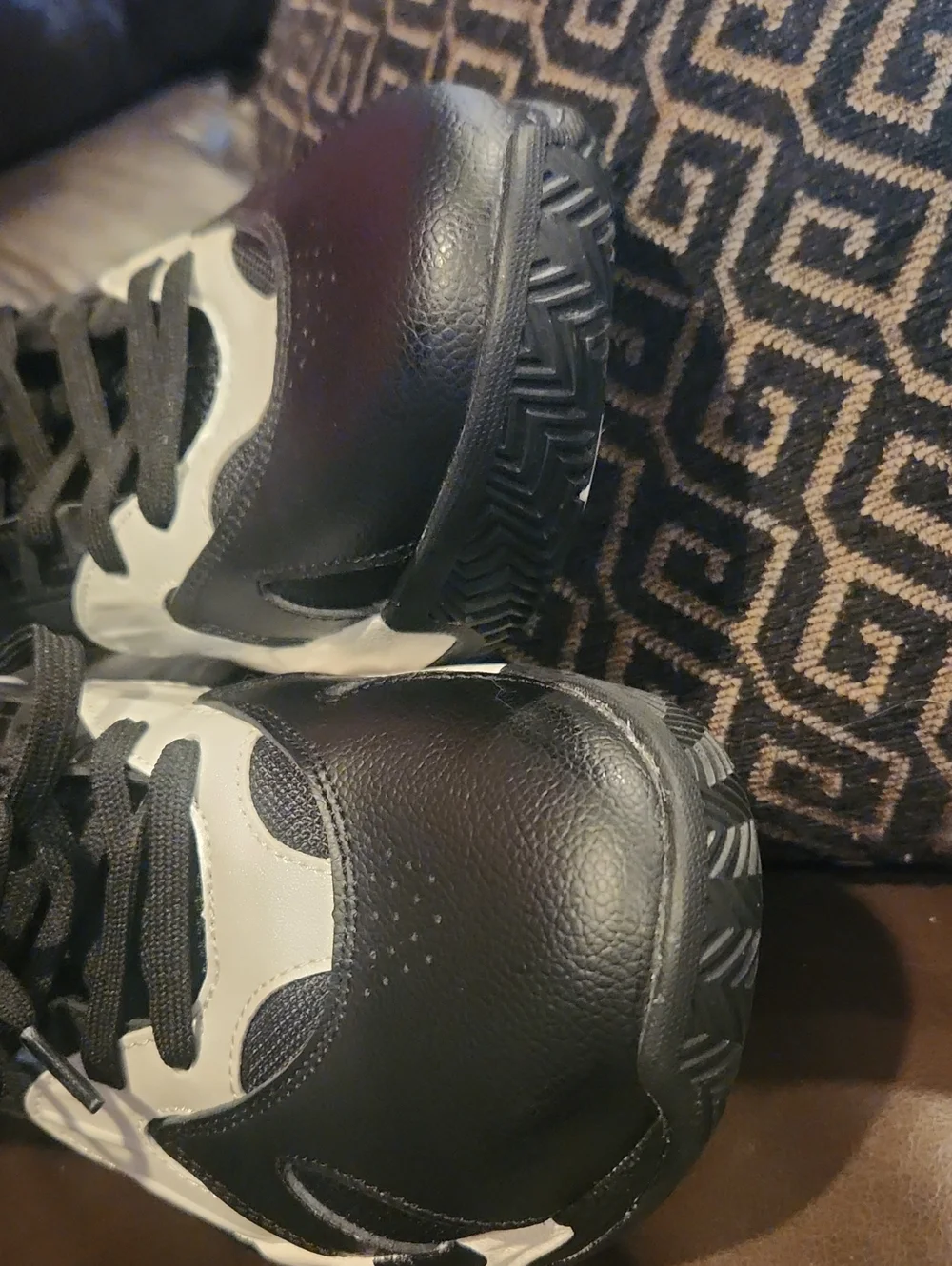 Shaq Devastator 2.0 Basketball Sneakers (10.5)